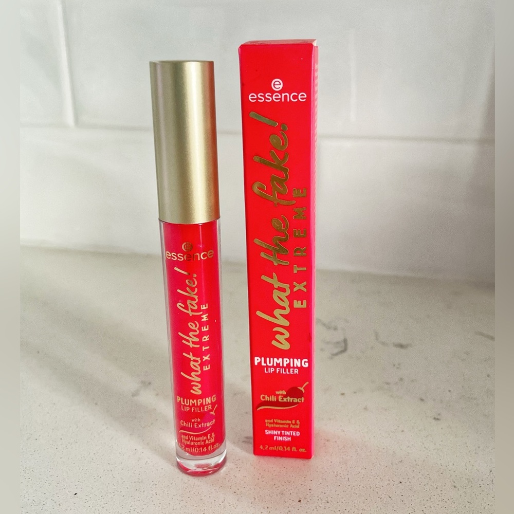 Essence What The Fake Extreme Plumping Lip Filler with Chili Extract Gloss NIB